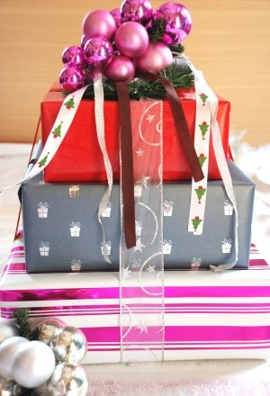 Stacked Gifts Creative Christmas Centerpiece Idea