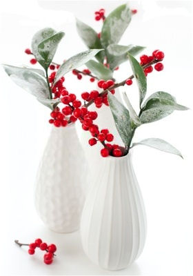 Red Berries in White Vases - 5 Quick Christmas Decorations