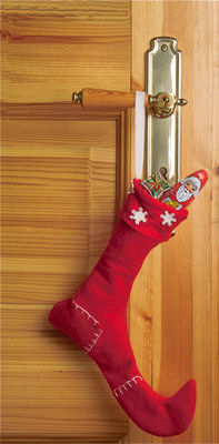 5 Quick Christmas Decorations - Stockings on Door Handles