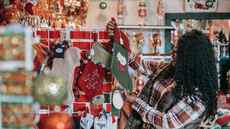 Supporting Small Businesses: The Heart of Holiday Shopping